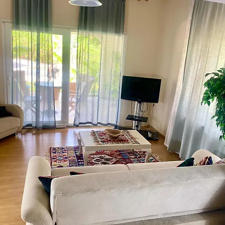 Sunyear 2 Pensión Urla