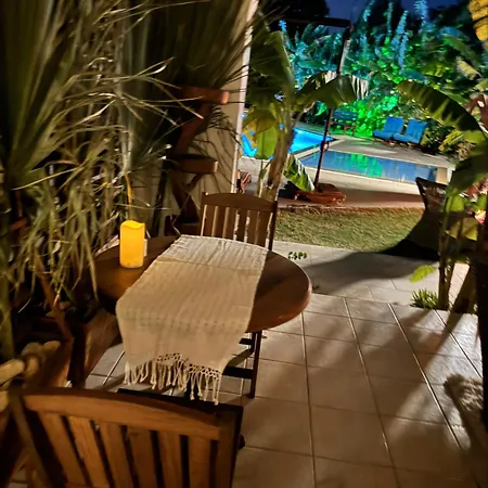 Sunyear 2 招待所 4*