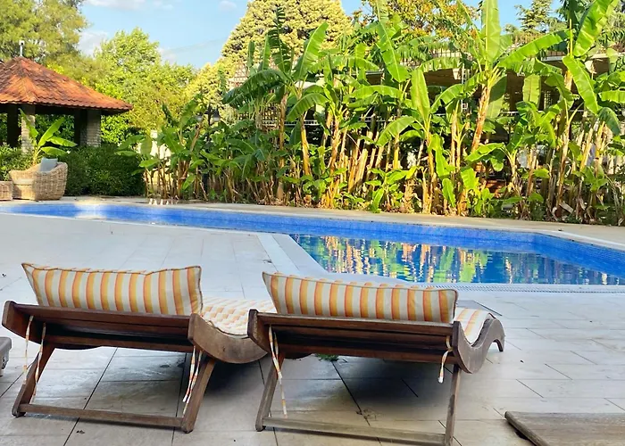 Πανσιόν Sunyear 2 Βουρλά